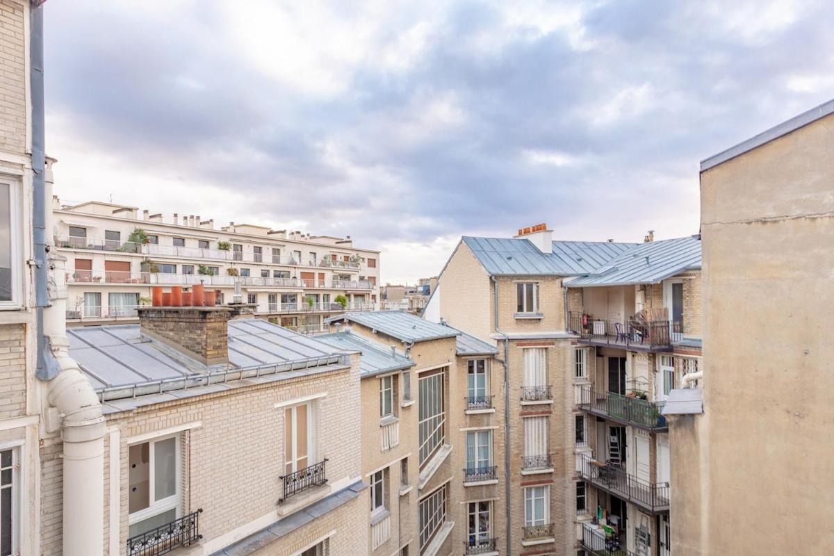 Paris Eiffel Studio Exterior photo